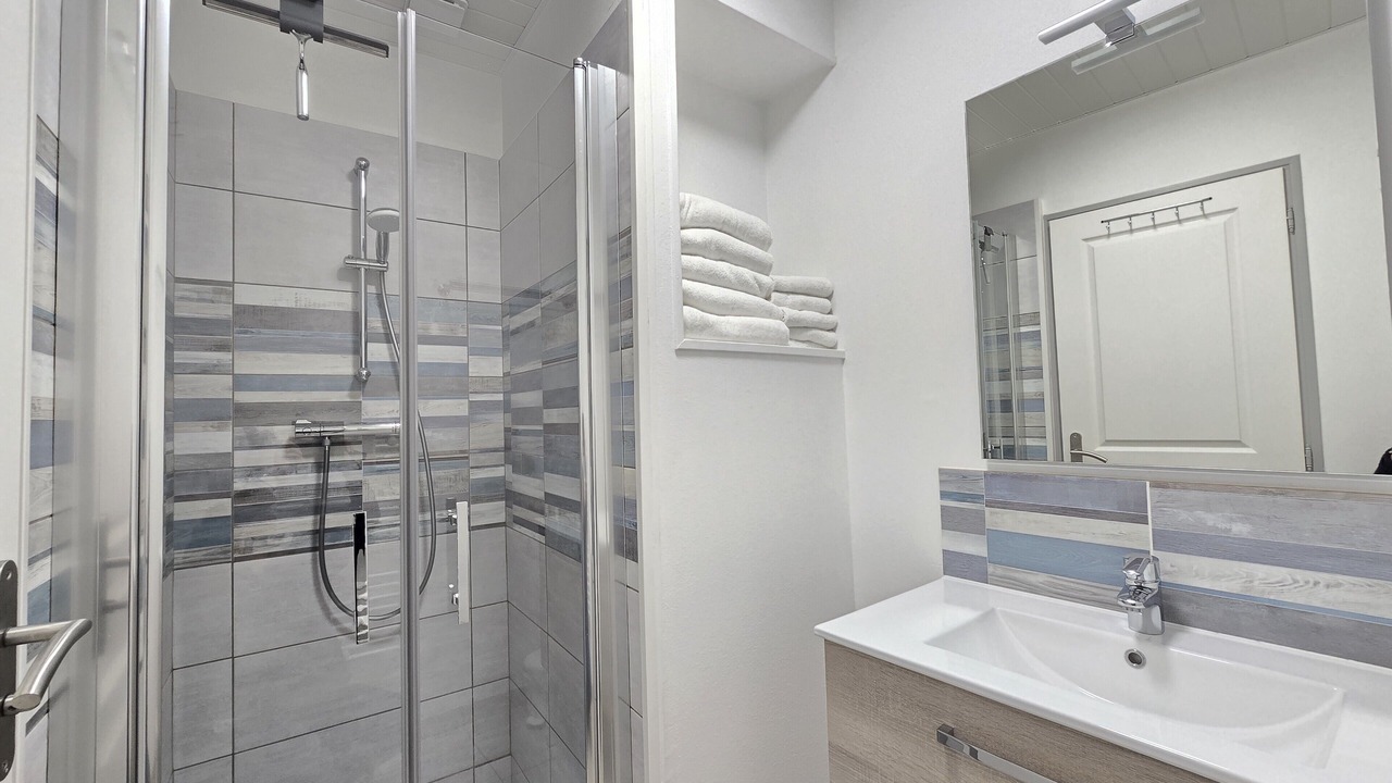 Photo of Bathroom in Saint-Marcouf