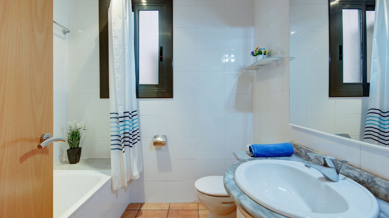 Photo of Bathroom in Roses Town Center