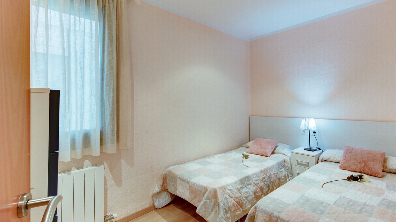 Photo of Bedroom in Roses Town Center
