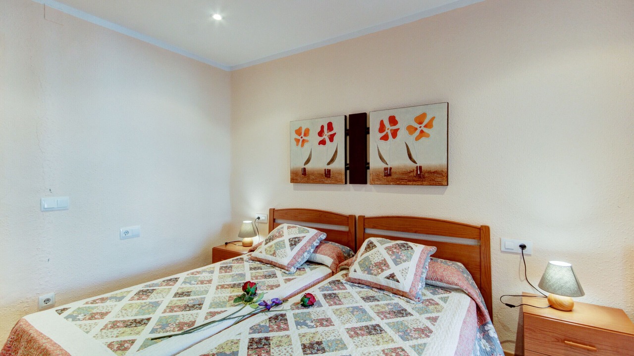 Photo of Bedroom in Roses Town Center