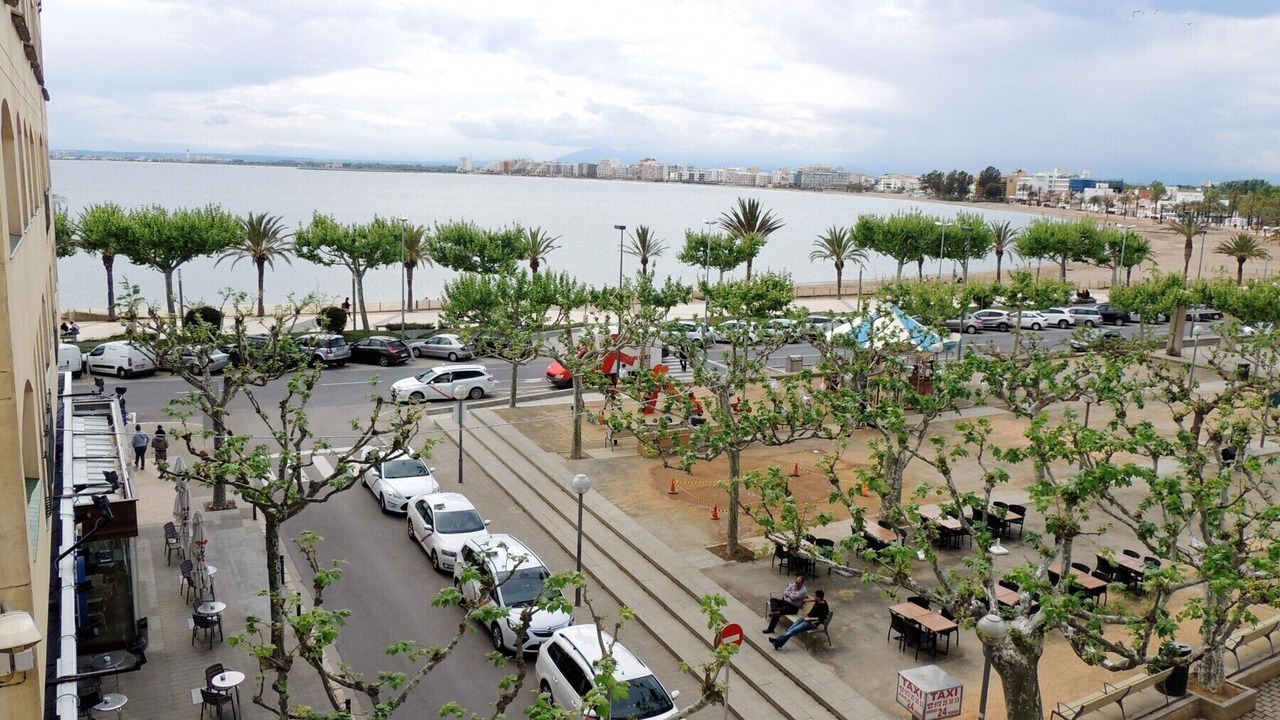 Photo of Outdoor in Roses Town Center