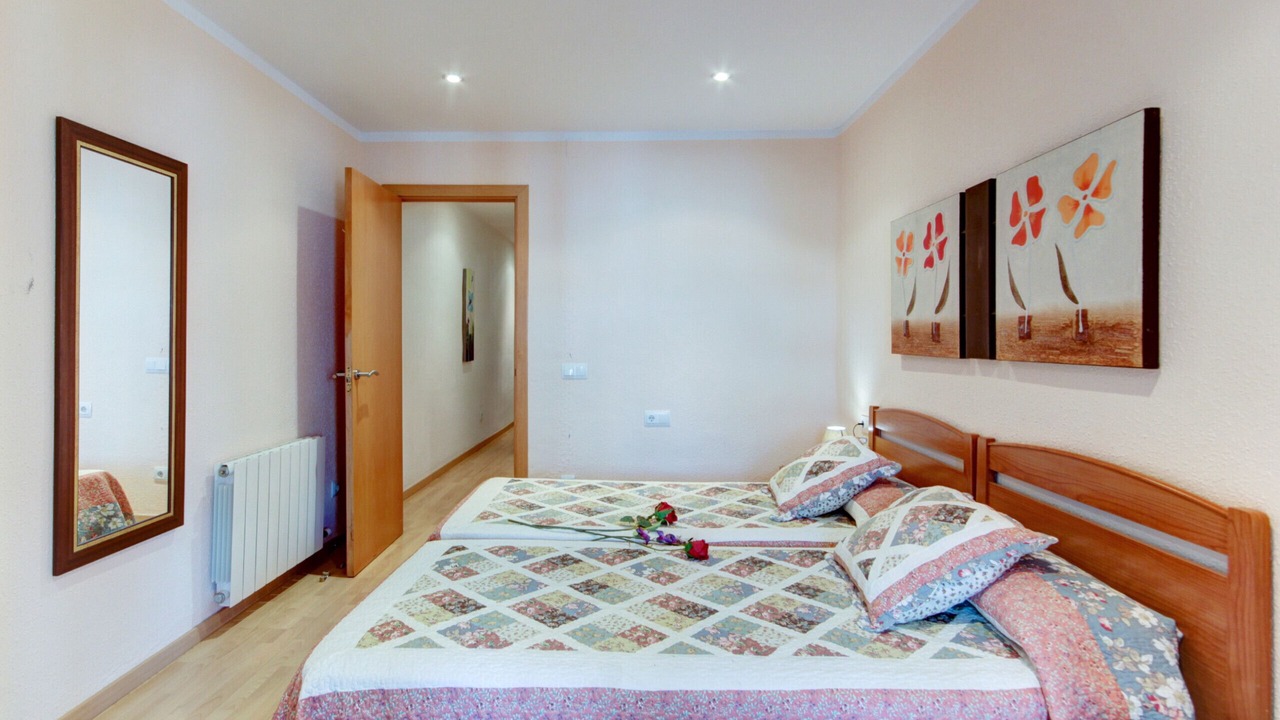 Photo of Bedroom in Roses Town Center