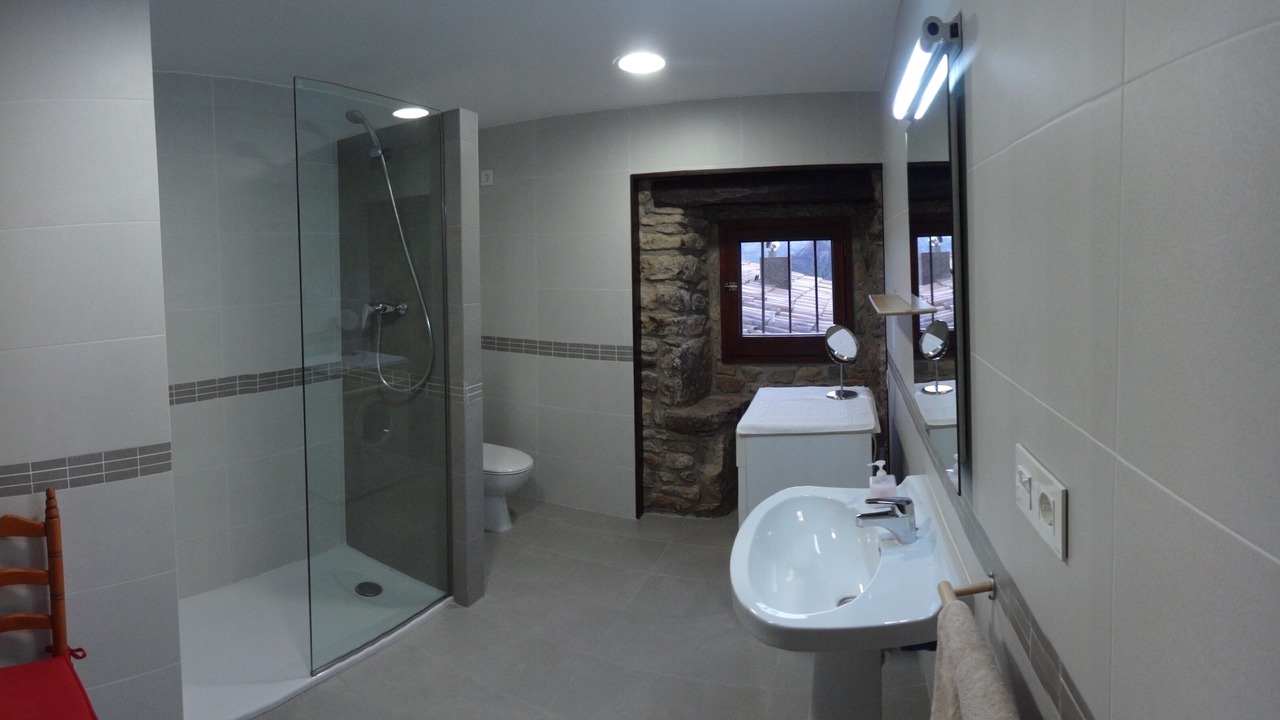 Photo of Bathroom in Lladurs