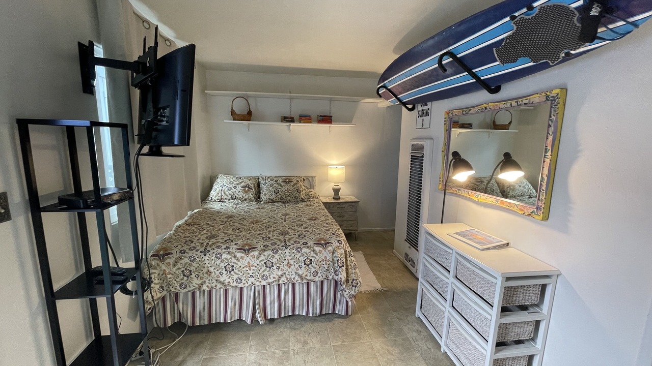 Photo of Bedroom in South Mission Beach