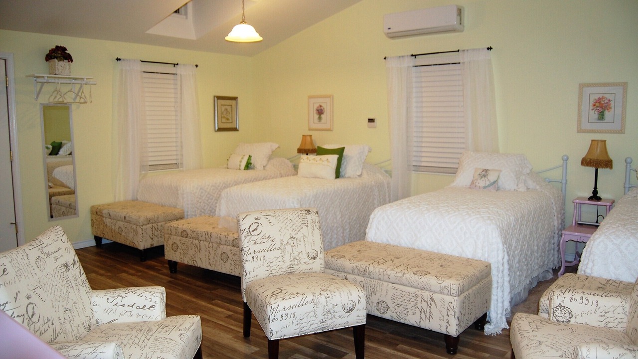 Photo of Bedroom in Grand Saline