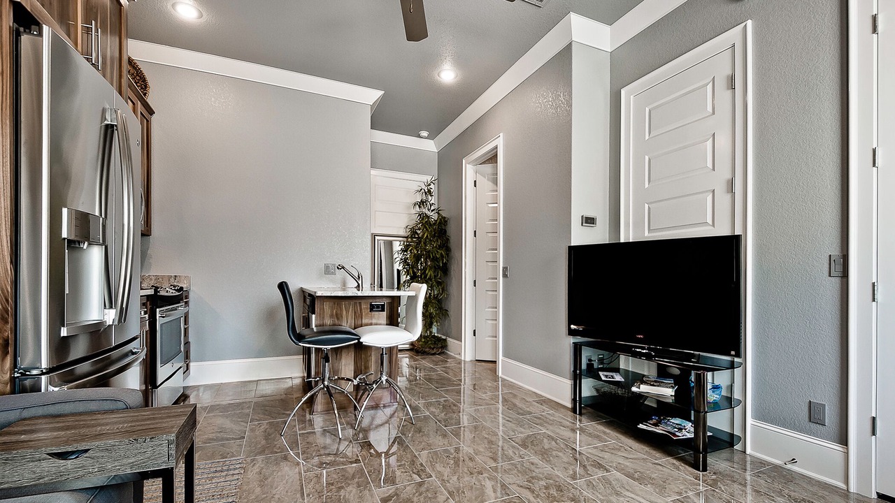 Photo of Livingroom in Downtown