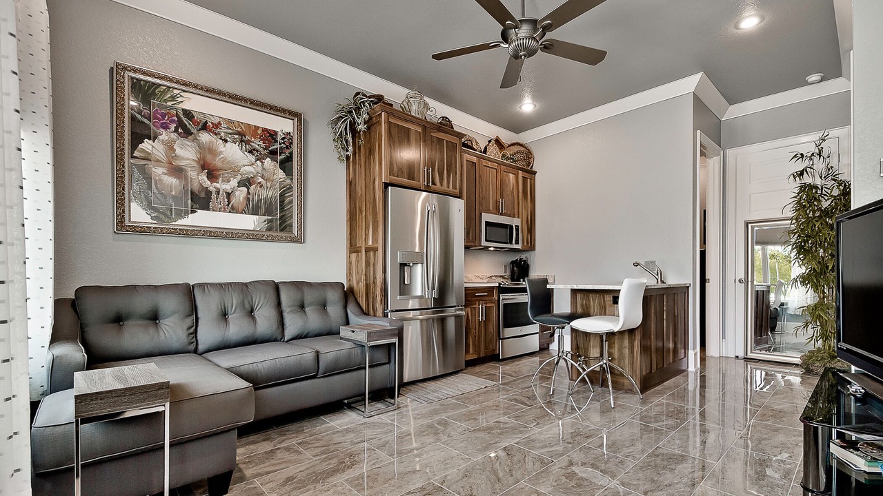 Photo of Livingroom in Downtown