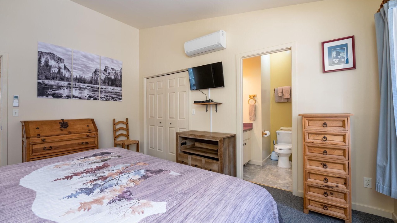 Photo of Bedroom in Yosemite National Park