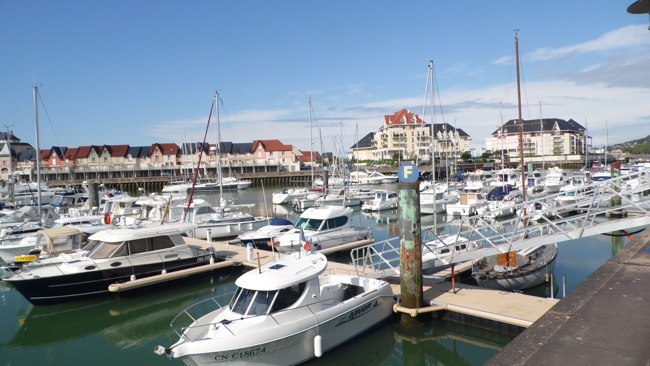 Photo of Others in Dives-sur-Mer