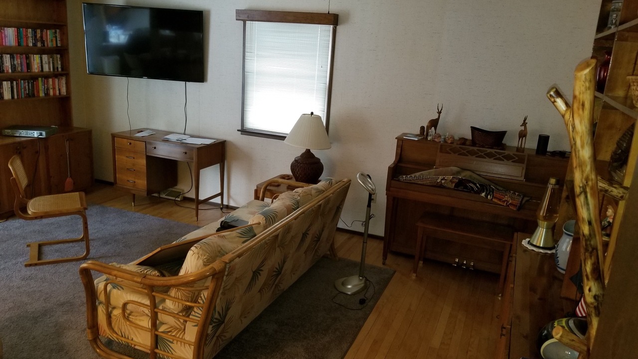 Photo of Livingroom in Elizabethtown