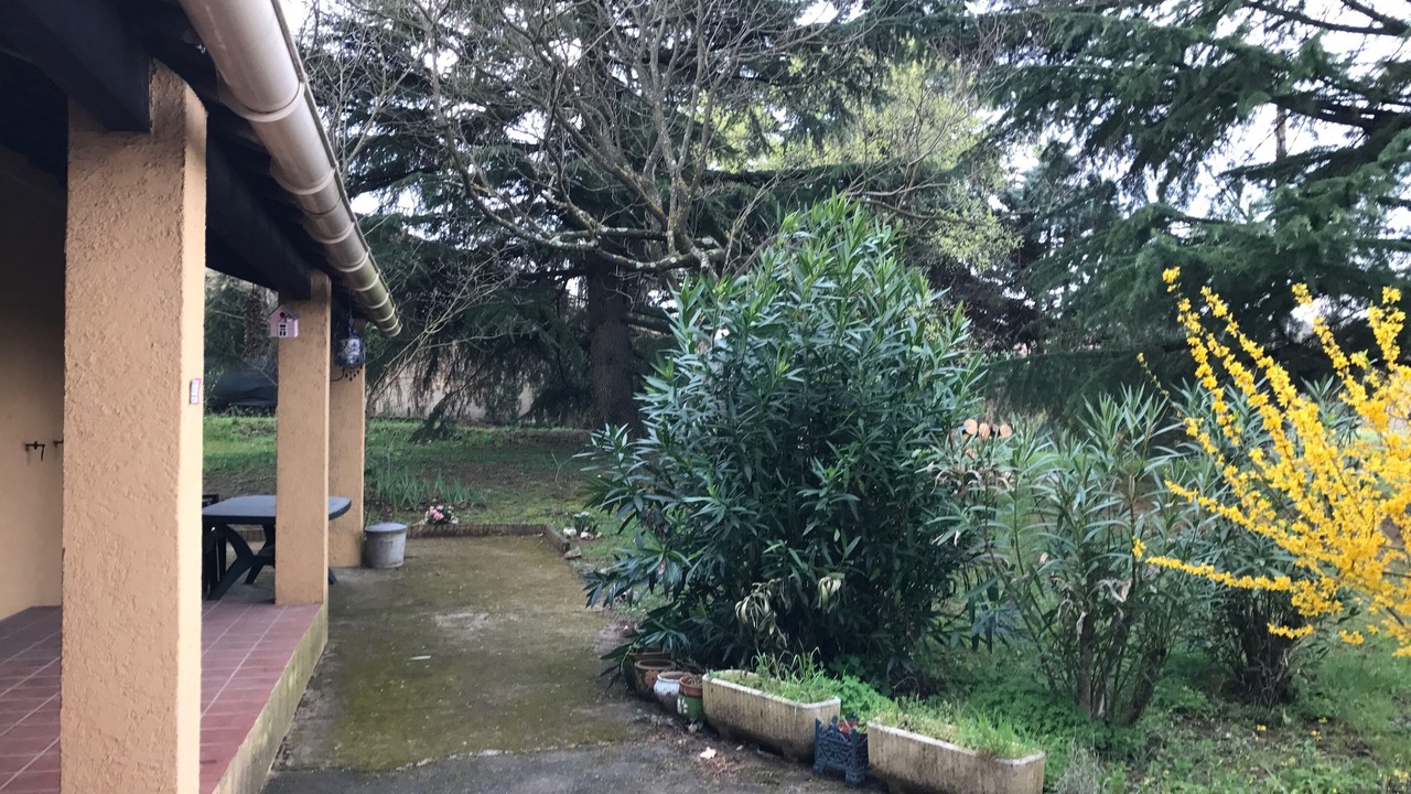Photo of Patio Balcony in Saint-Paulet-de-Caisson