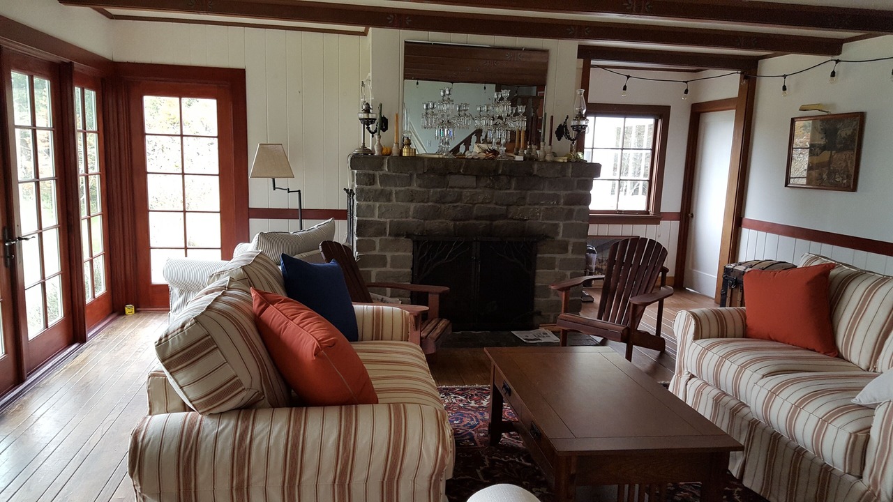 Photo of Livingroom in Eastsound