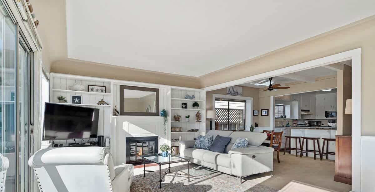 Photo of Livingroom in Eastside Santa Cruz
