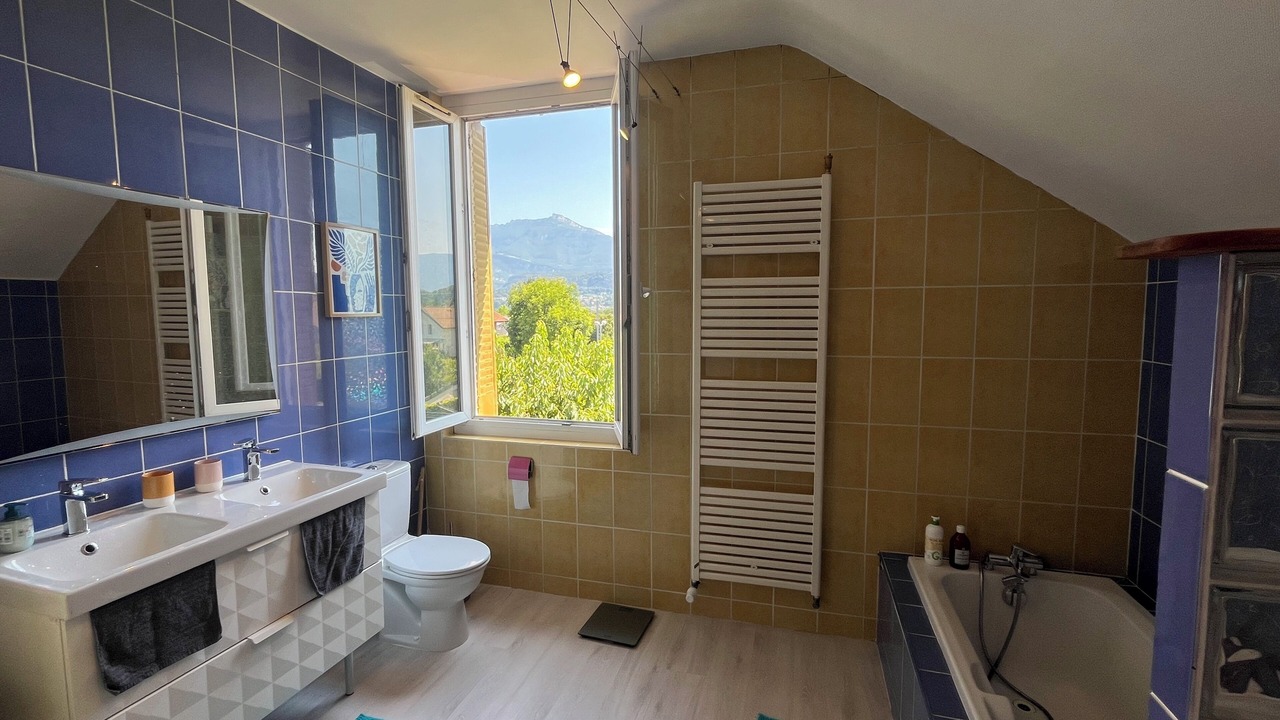 Photo of Bathroom in Cognin