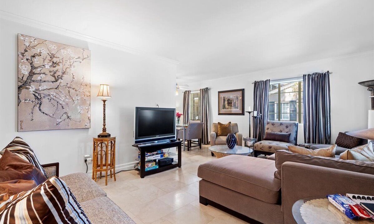Photo of Livingroom in Encanto