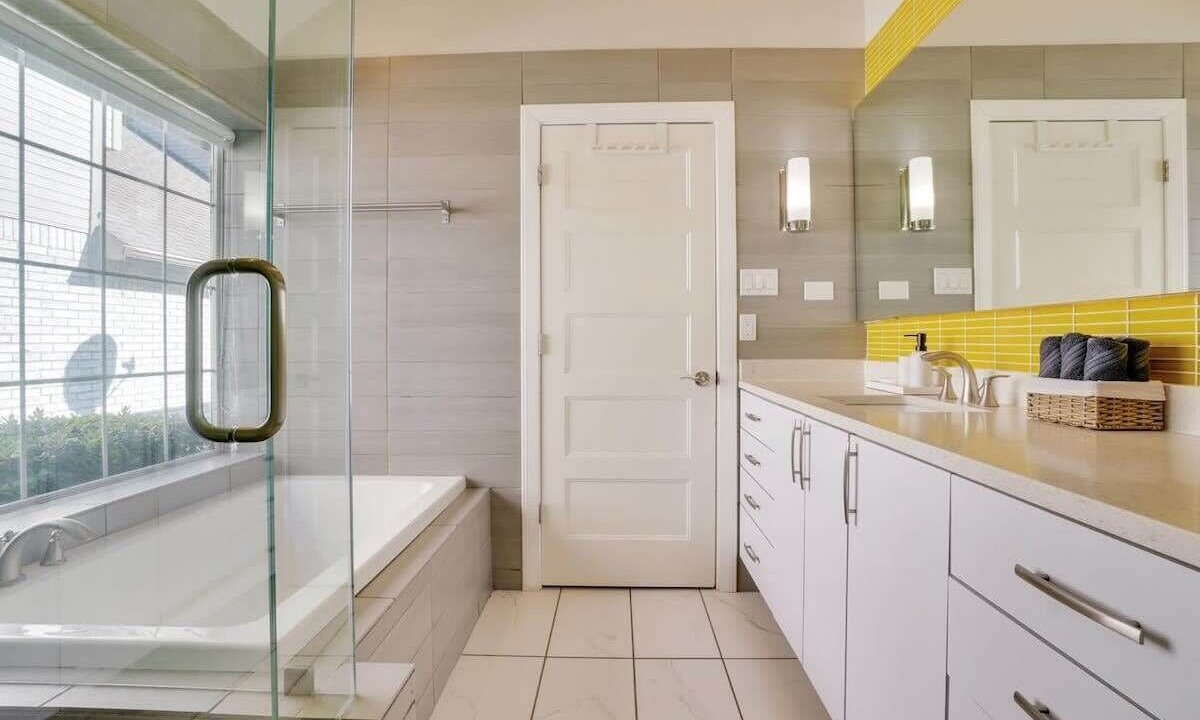 Photo of Bathroom in Far North Dallas