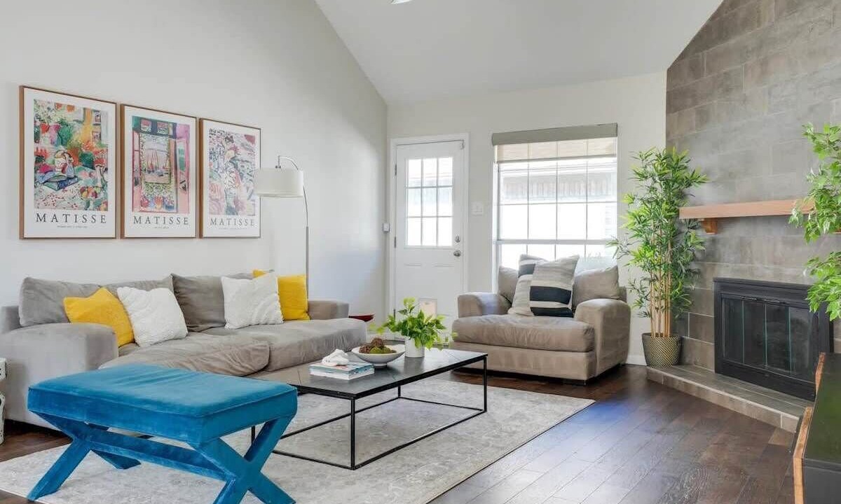 Photo of Livingroom in Far North Dallas