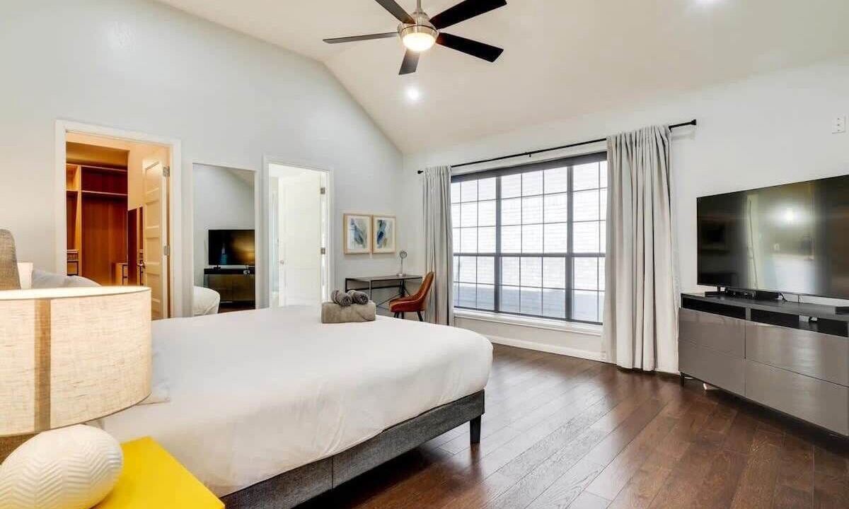 Photo of Bedroom in Far North Dallas