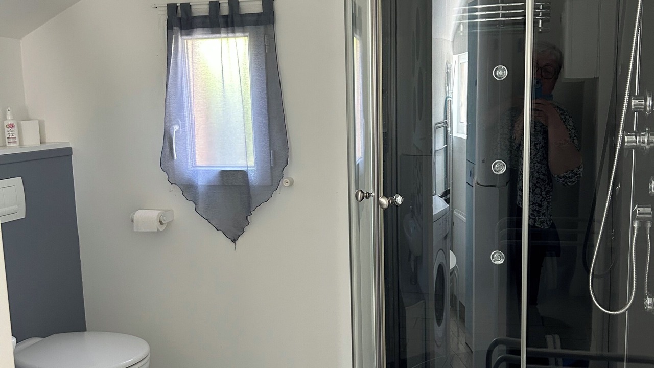 Photo of Bathroom in Pleslin-Trigavou