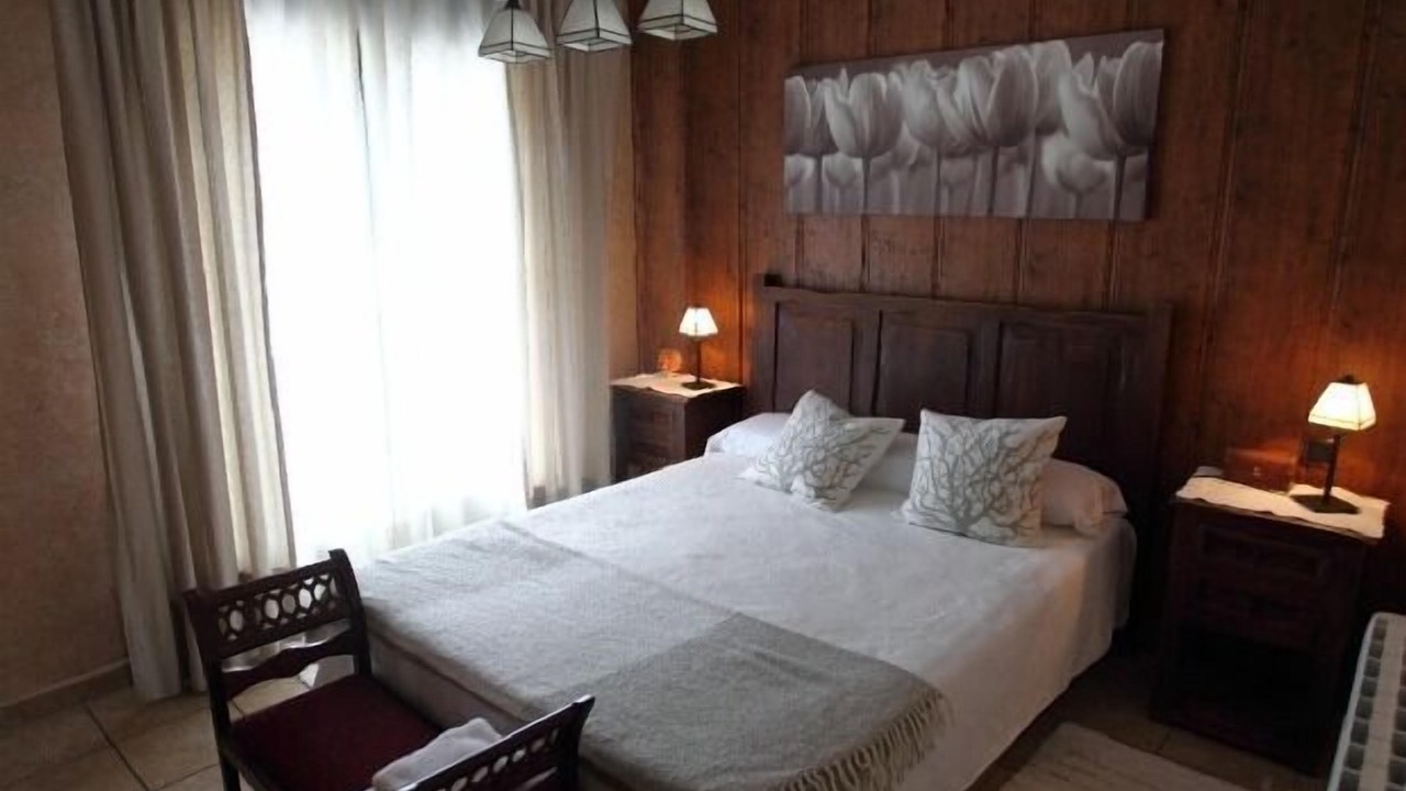 Photo of Bedroom in Navaluenga
