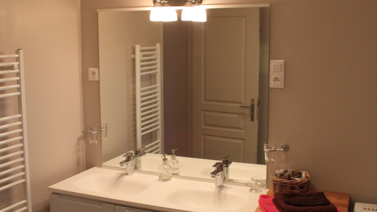 Photo of Bathroom in Saint-Coulomb