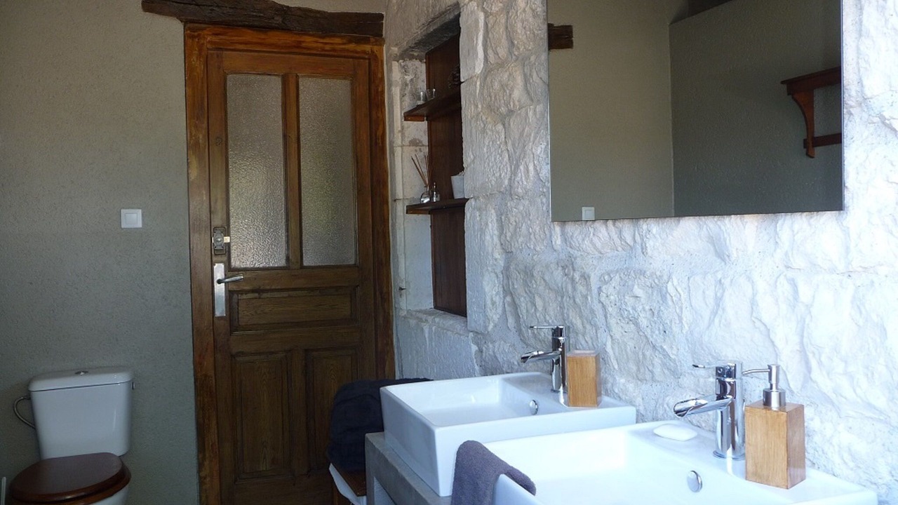Photo of Bathroom in Andillac
