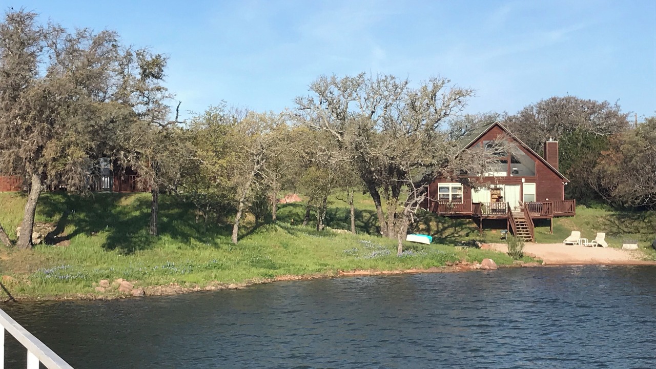 Photo of Outdoor in Buchanan Dam