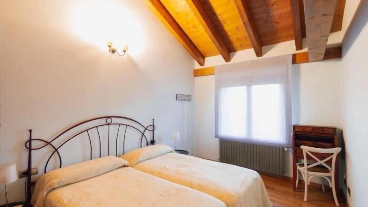 Photo of Bedroom in Sort