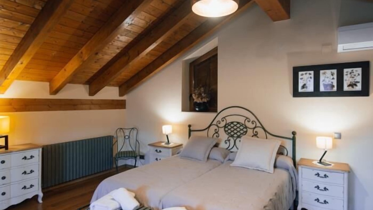 Photo of Bedroom in Sort
