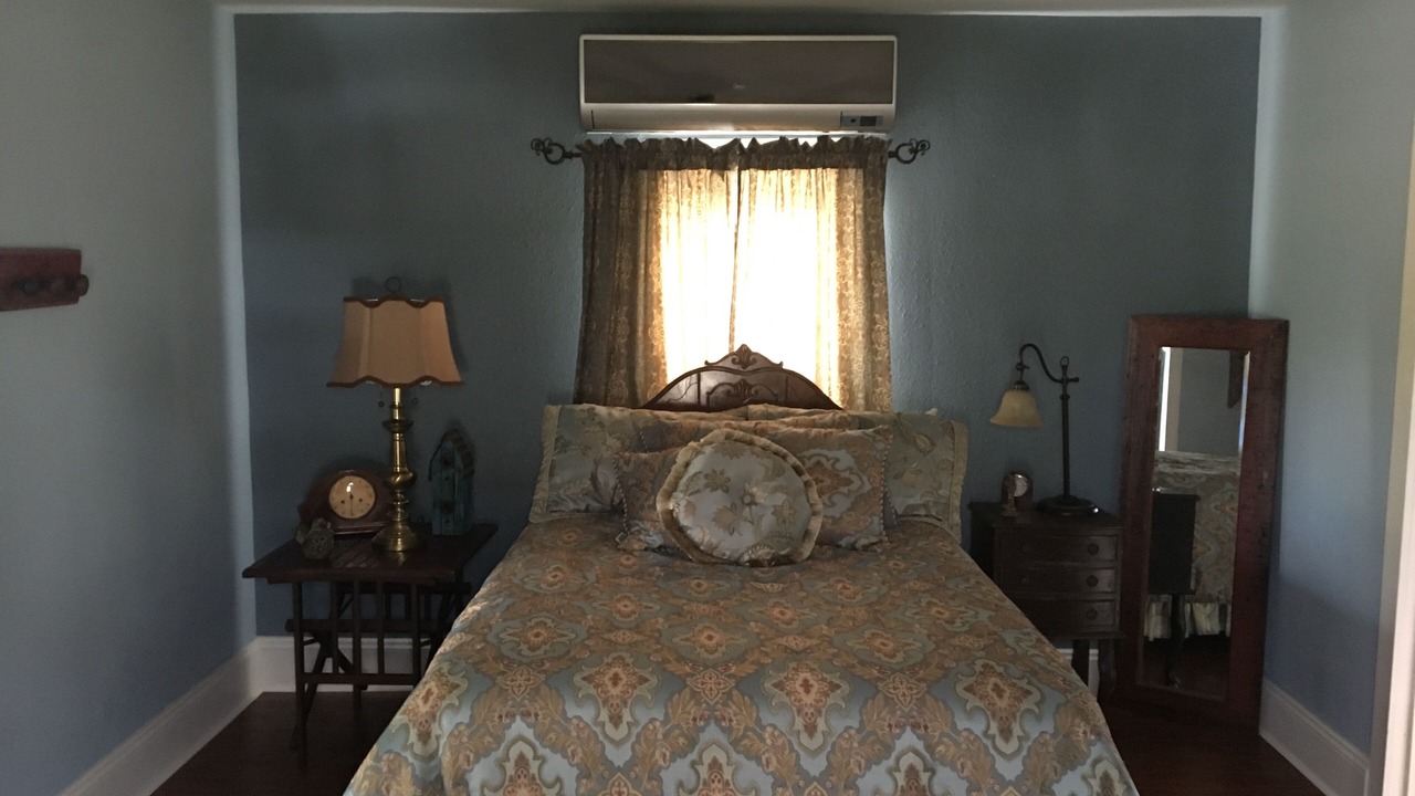 Photo of Bedroom in Iberia Parish