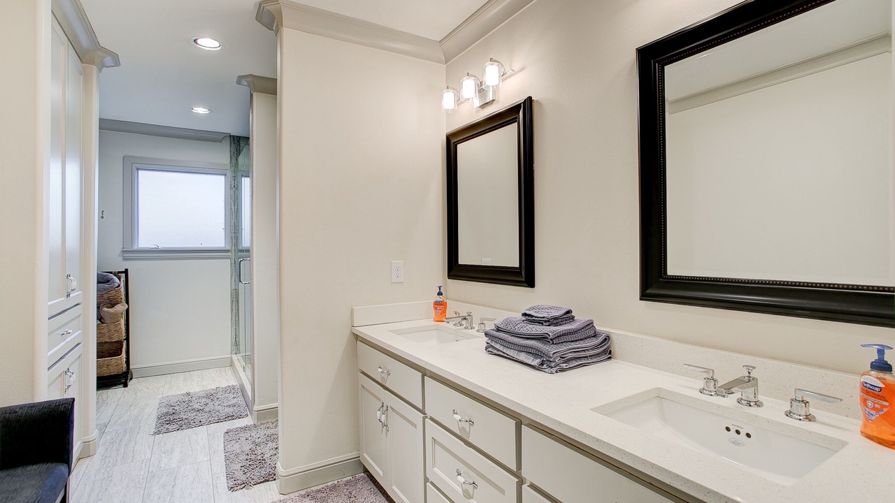 Photo of Bathroom in Lakewood