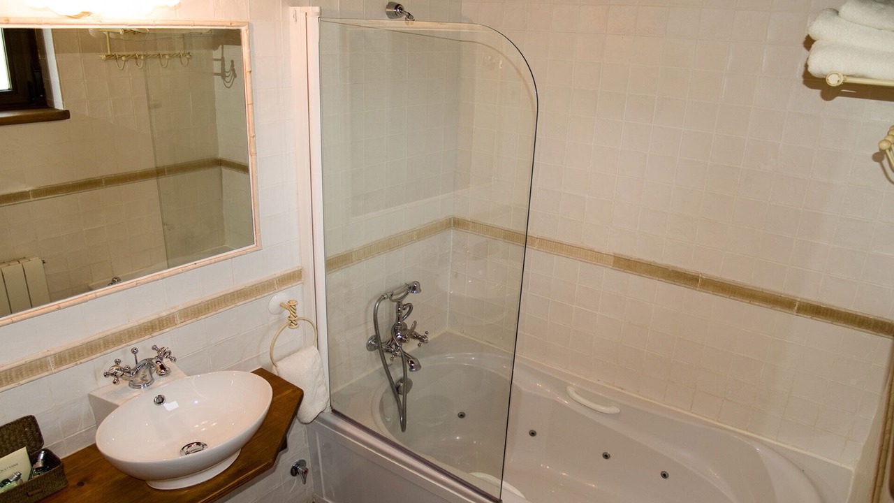 Photo of Bathroom in Manjiron