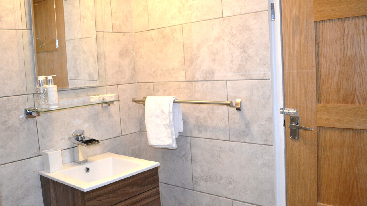 Photo of Bathroom in Girton