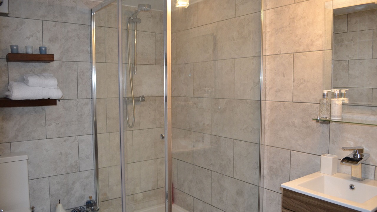 Photo of Bathroom in Girton