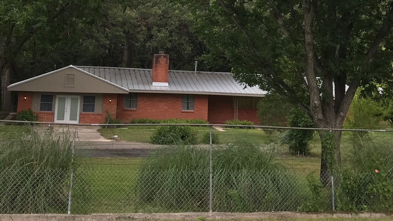 Photo of Others in Leakey