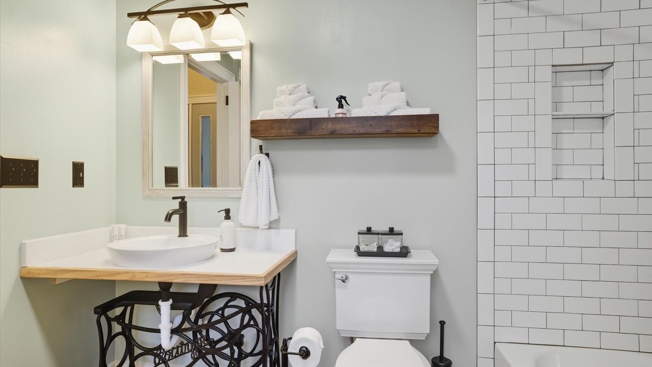Photo of Bathroom in Biwabik