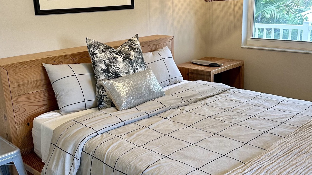 Photo of Bedroom in Venetian Shores