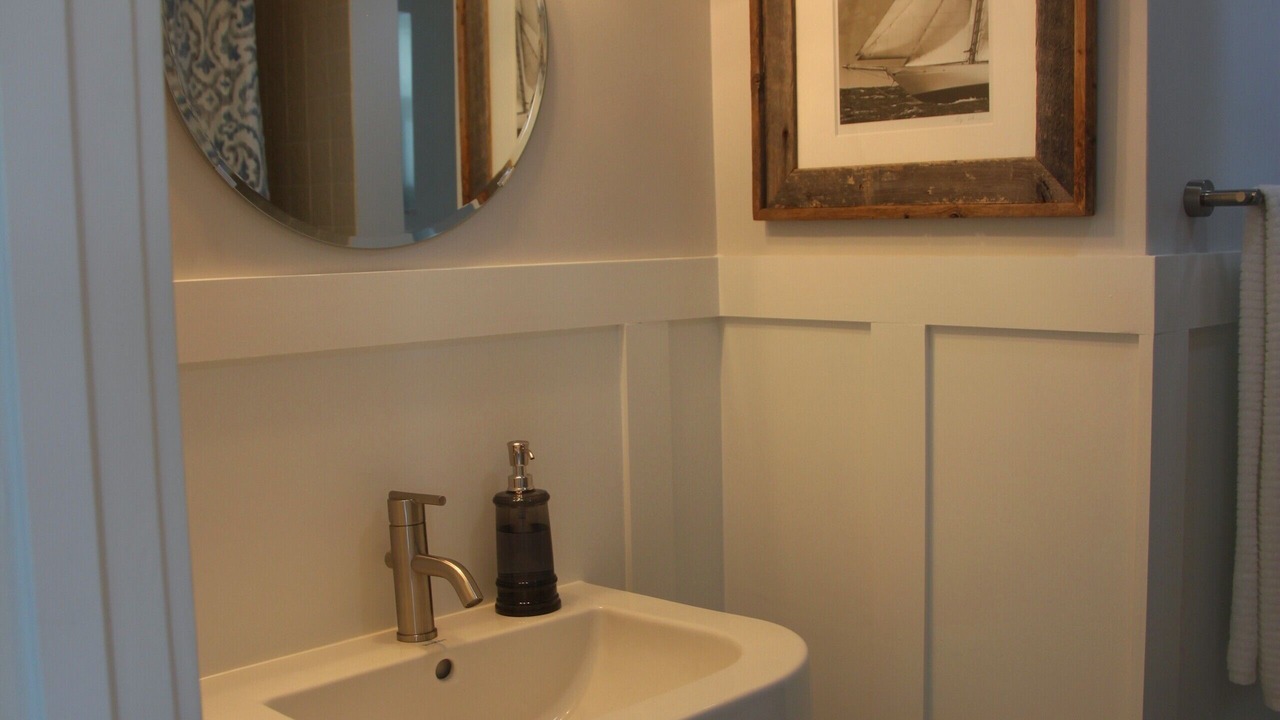 Photo of Bathroom in Venetian Shores