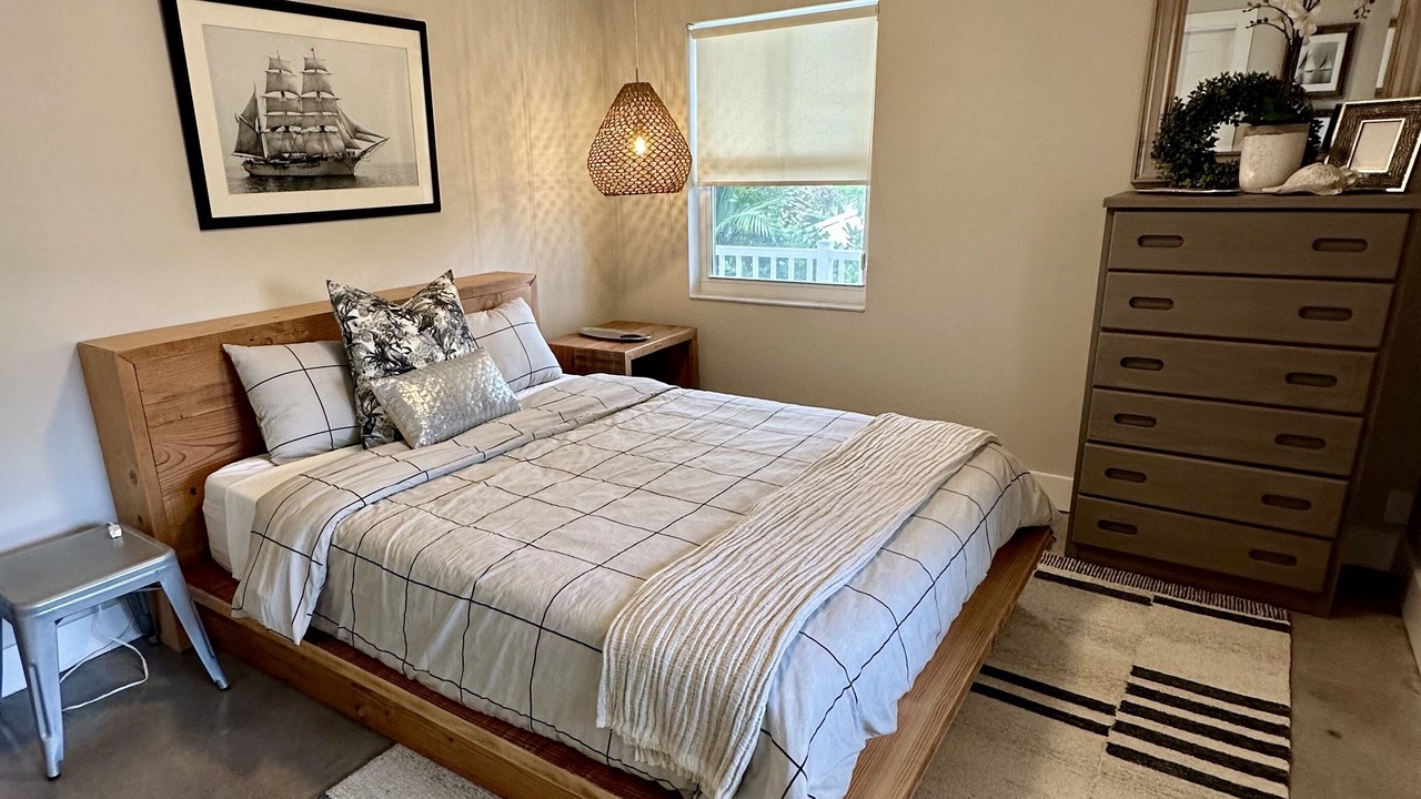 Photo of Bedroom in Venetian Shores
