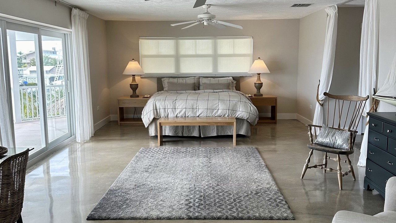 Photo of Bedroom in Venetian Shores