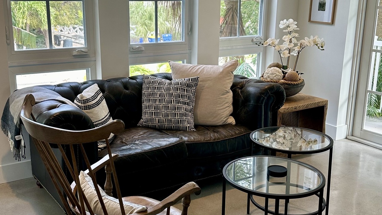 Photo of Livingroom in Venetian Shores