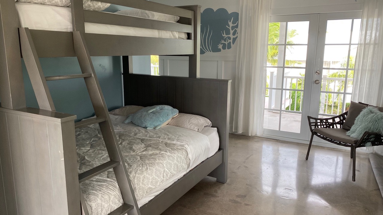 Photo of Bedroom in Venetian Shores