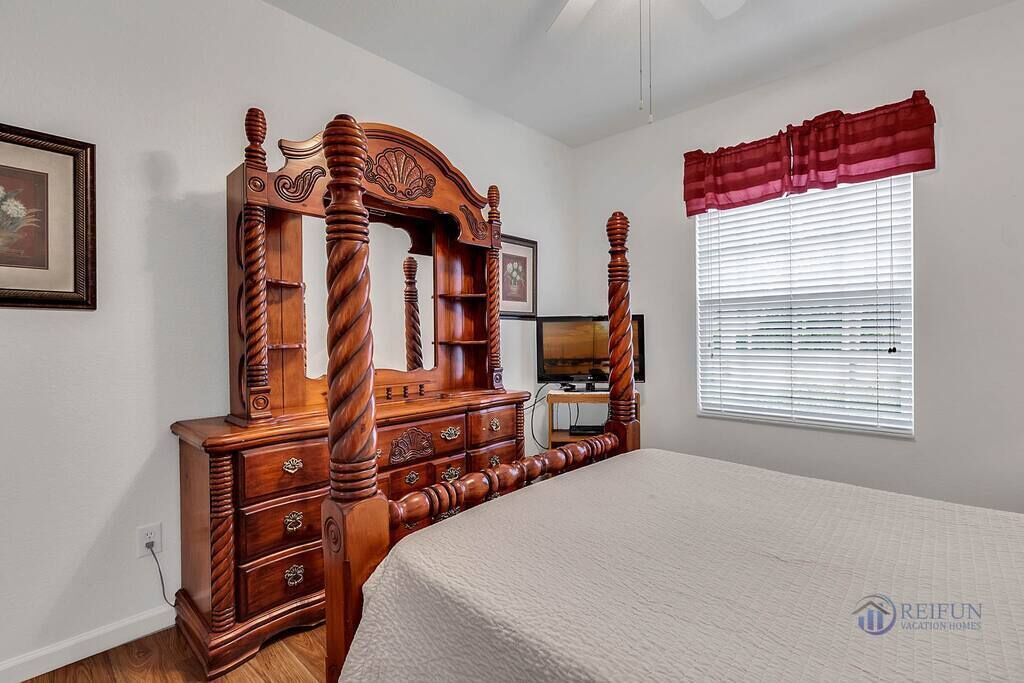 Photo of Bedroom in Windsor Palms