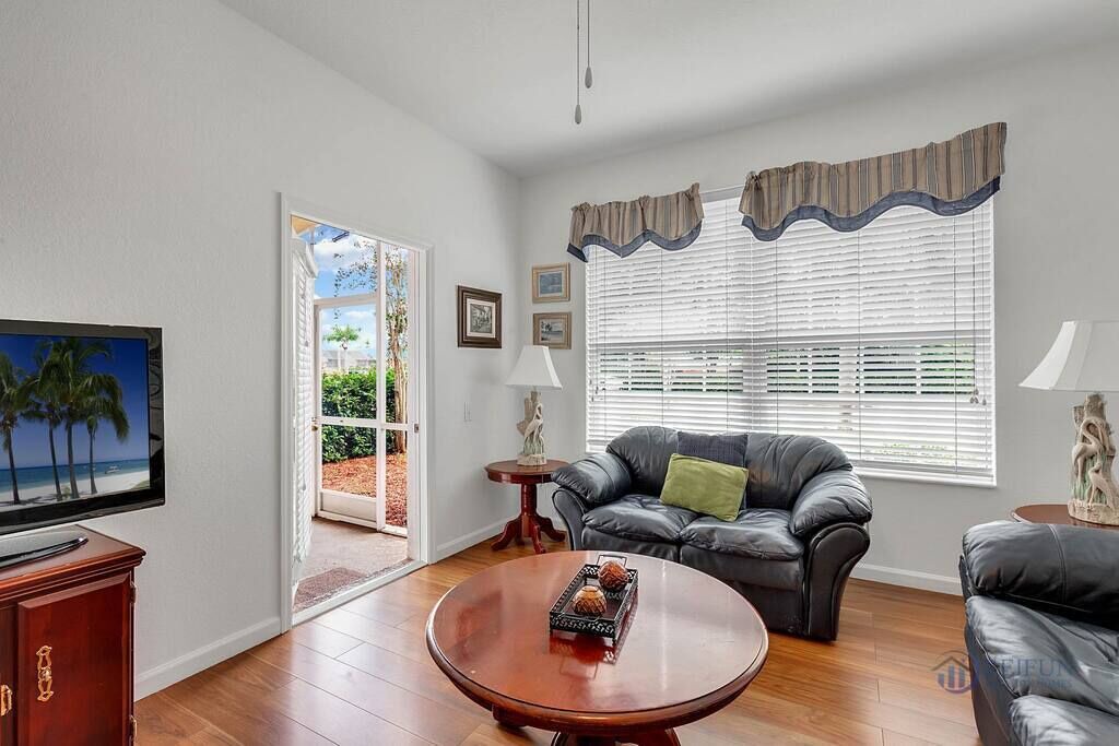 Photo of Livingroom in Windsor Palms
