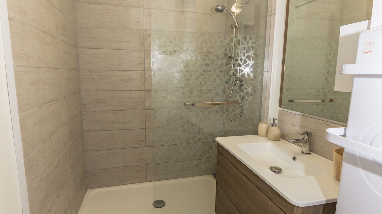 Photo of Bathroom in Le Grau-Du-Roi