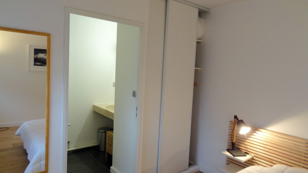 Photo of Bedroom in Antigone