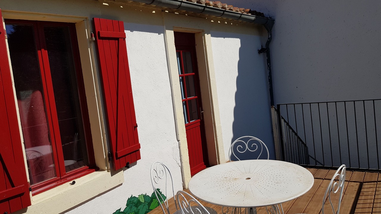 Photo of Outdoor in Pomas