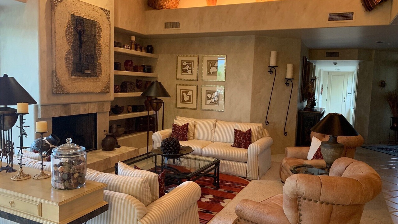 Photo of Livingroom in Desert Mountain