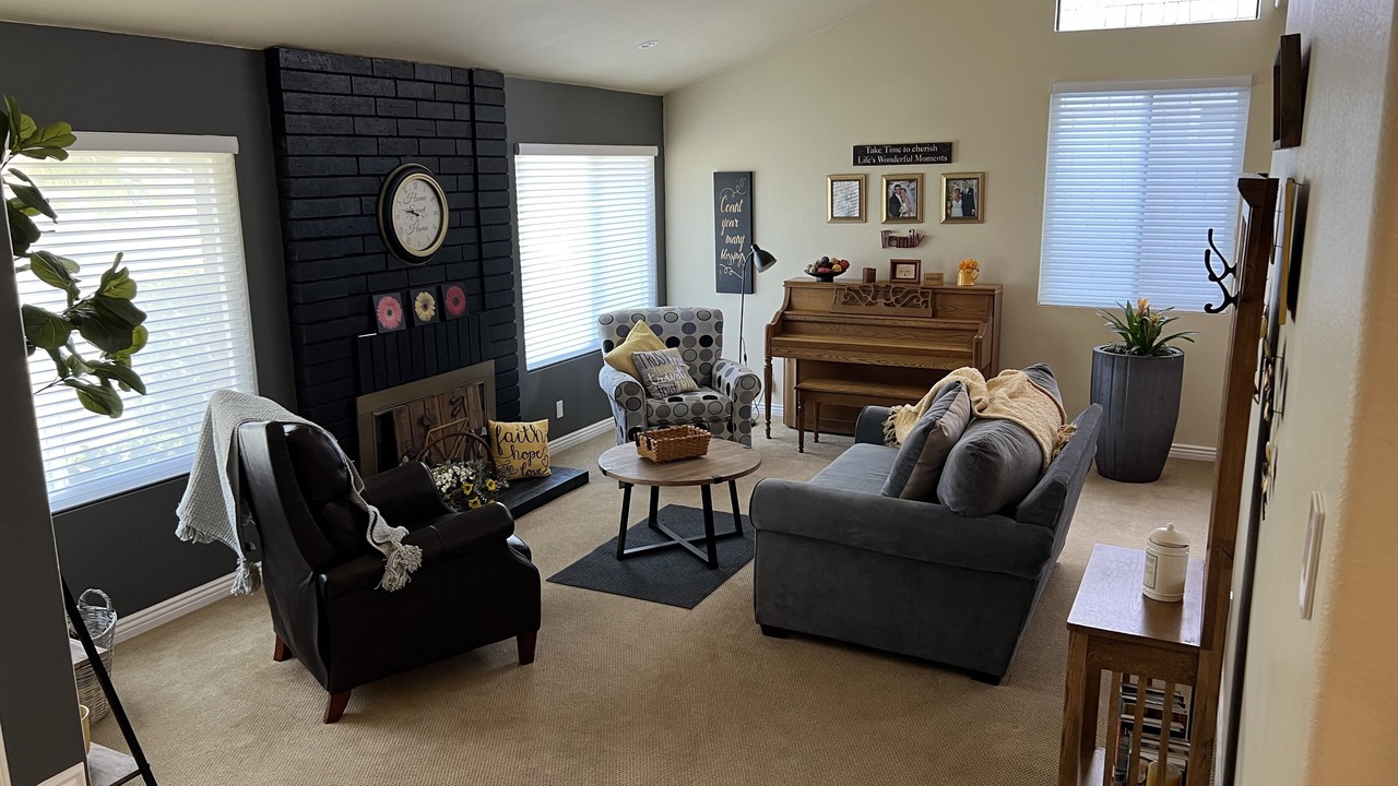 Photo of Livingroom in Costa Mesa