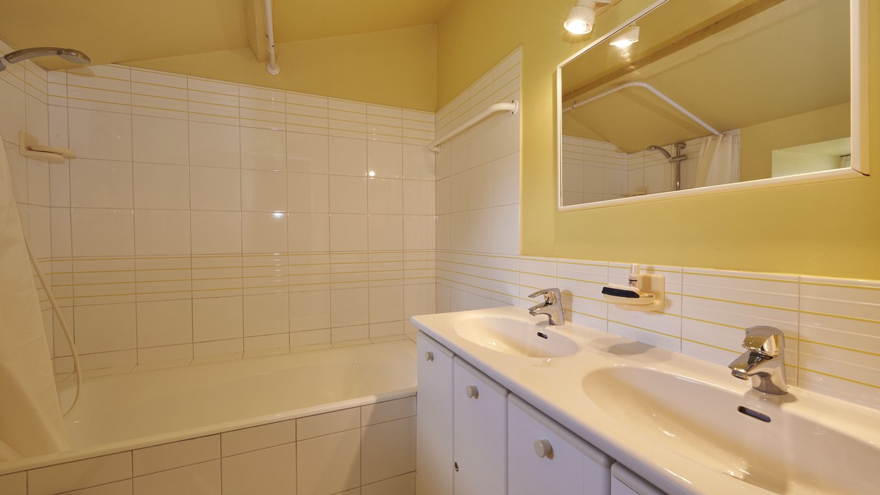 Photo of Bathroom in Saint-Vincent-sur-Graon